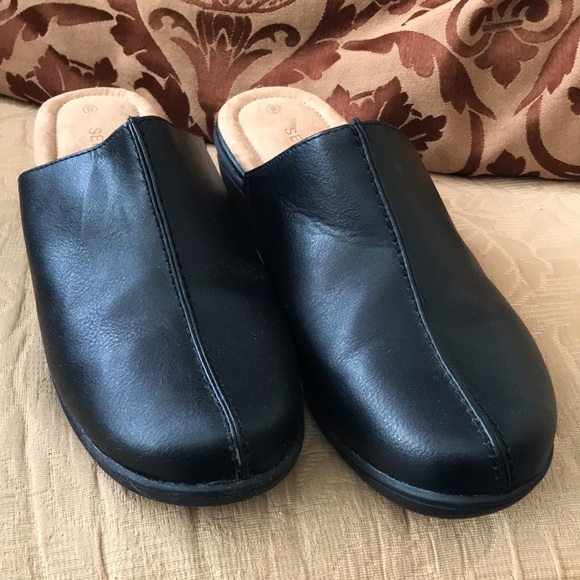 Serra Shoes Serra Aldi Clogs Slip On 8 Black Poshmark
